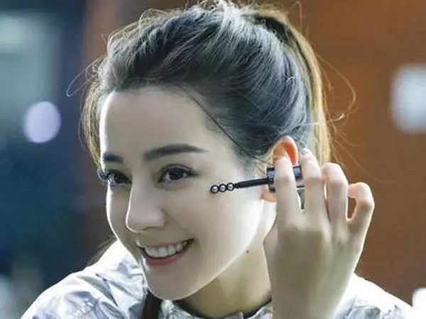 巧用眼線，打造女神級(jí)靈動(dòng)大眼